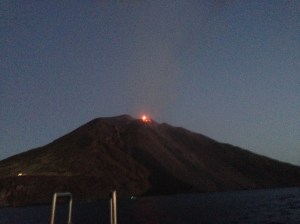 stromboli erupting
