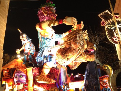 9 STA ZORBA GLI DEI LATERALE SERA